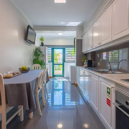 Super Anadia - Olive Funchal (Madeira)